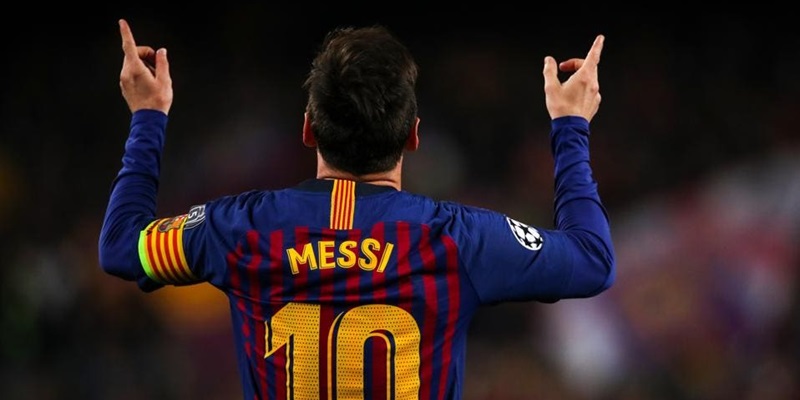 Những thành công của Messi đã giúp anh vượt qua các huyền thoại thế hệ trước