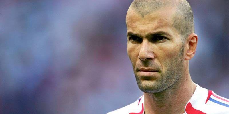 Zidane vẫn luôn được coi là một “nghệ sĩ sân cỏ” với kỹ năng điêu luyện