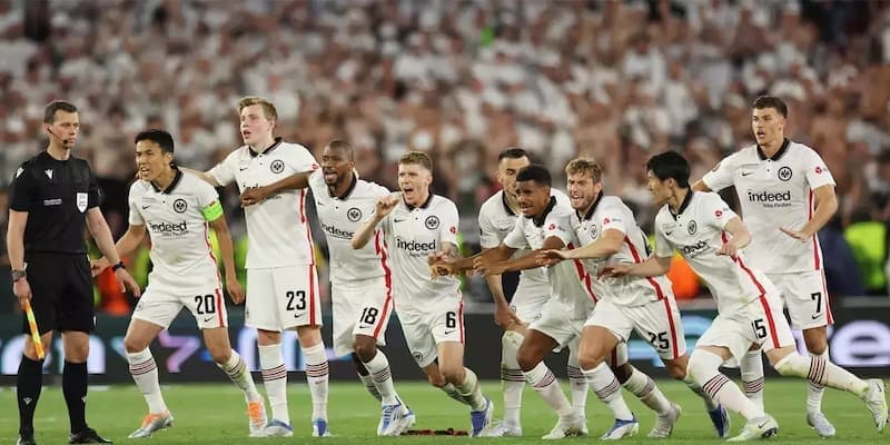 Những cái tên quan trọng trong vị trí thủ môn của Eintracht Frankfurt